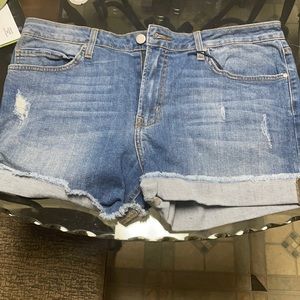 Just Black Cuffed Denim Shorte